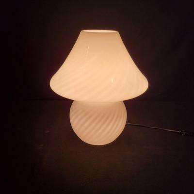 White Glass Lamp (L-DW)