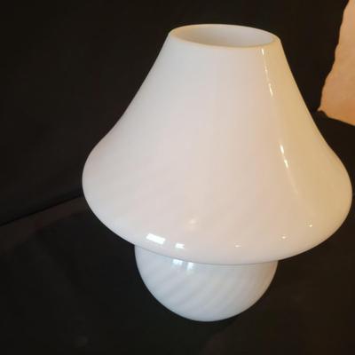 White Glass Lamp (L-DW)
