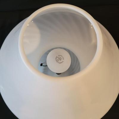 White Glass Lamp (L-DW)