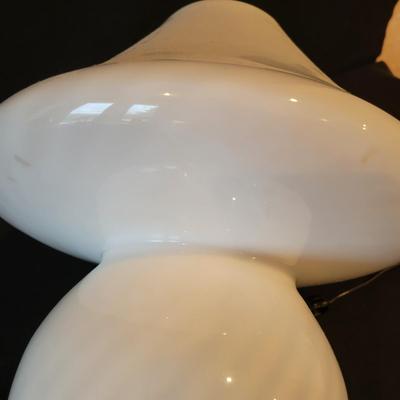 White Glass Lamp (L-DW)