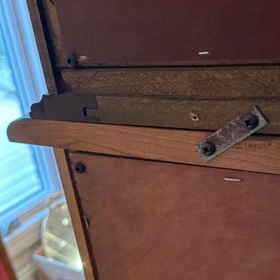 Lexington Furniture Southern Living Collection Lighted China Cabinet (LR-