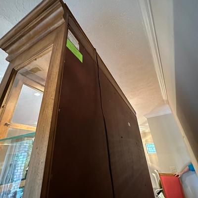 Lexington Furniture Southern Living Collection Lighted China Cabinet (LR-