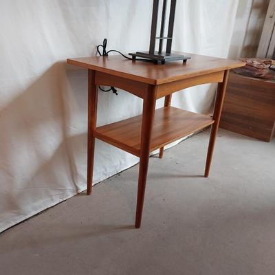 2 TIER END TABLE WITH IRON BASE DOUBLE LIGHT LAMP