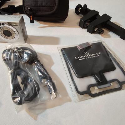 Canon Power Shot S500 Digital Camera + More  (PC1-JS)