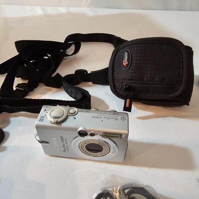 Canon Power Shot S500 Digital Camera + More  (PC1-JS)