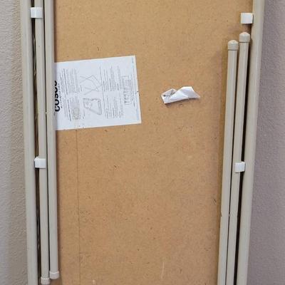 Folding table