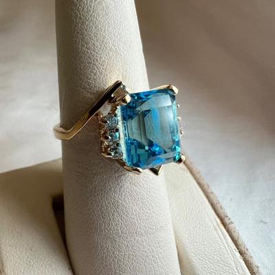 Diamond 14K Gold Ring With Blue Stone (PB2-RG)