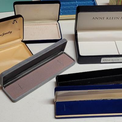 Jewelry & Luxury Boxes & Bags