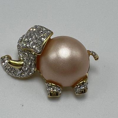 Assorted Elephant Jewelry. Incl. 925 and 14K (B3-MK)