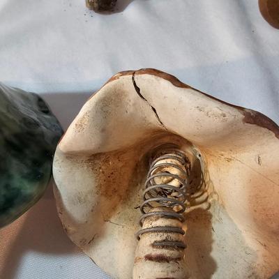 Feeders & Yard Decor  (L-JS)