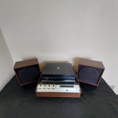 VINTAGE ZENITH LP PLAYER WITH COVER AND TWO SPEAKERS