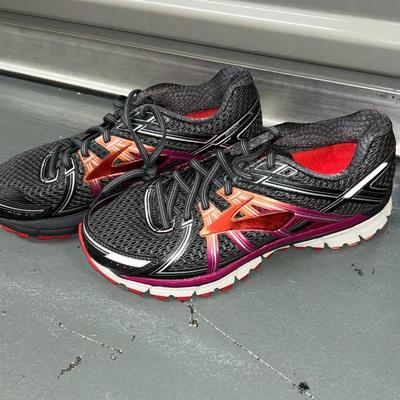 Brooks Sneakers
