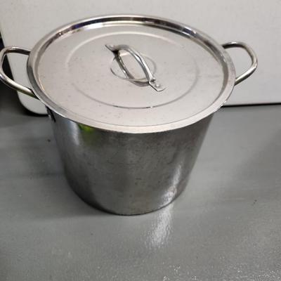 Stainless Steel Pots and Mixing Bowls