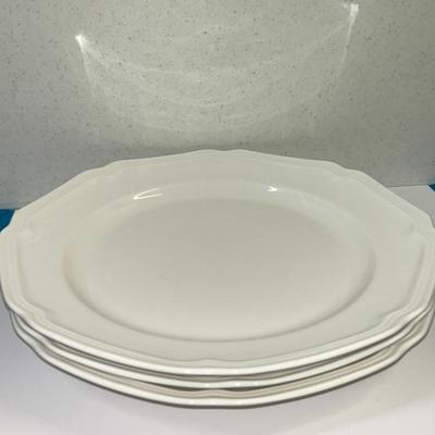 Mikasa Ultima+ China (3 dinner plates)