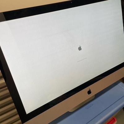 27 in iMac and Accessories (macOS High Sierra Version 10.13.6 / 1 TB SATA Disk / 4 GB / Intel Core i5)