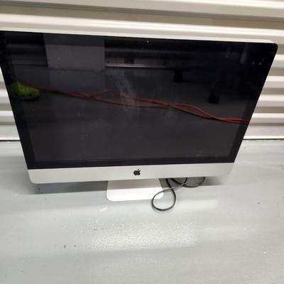 27 in iMac and Accessories (macOS High Sierra Version 10.13.6 / 1 TB SATA Disk / 4 GB / Intel Core i5)