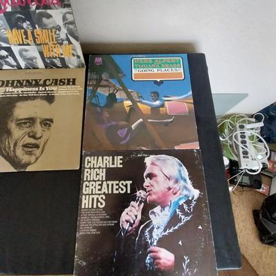 JOHNNY CASH, GLEN CAMPBELL AND OTHER VINYL RECORD ALBUMS