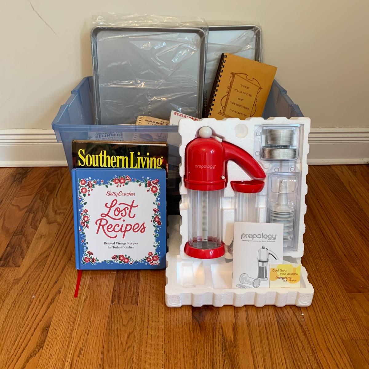 LOT 181R New QVC Prepology Cookie Press/ Cake Decorator Battery