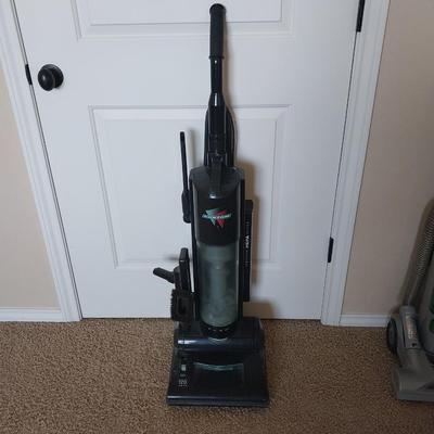 FANTOM BAGLESS UPRIGHT VACUUM WITH ATTACHMENTS