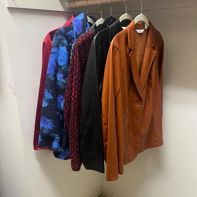 Ladies Bob Mackie, Dennis Basso, Isaac Mizrahi Coats size L/XL (PC1-MG)