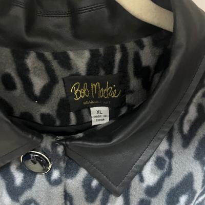 Ladies Bob Mackie, Dennis Basso, Isaac Mizrahi Coats size L/XL (PC1-MG)
