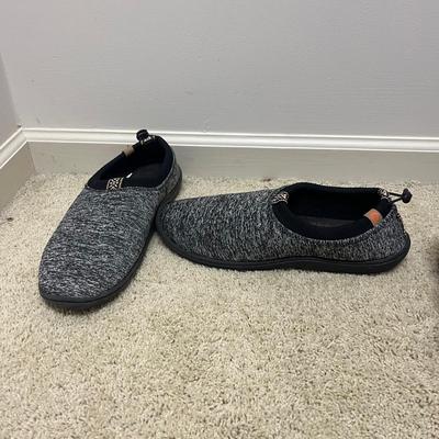 Menâ€™s Shoes Size 11 (PC1-MG)