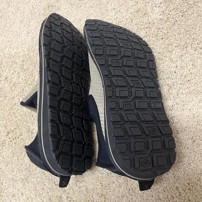 Menâ€™s Shoes Size 11 (PC1-MG)