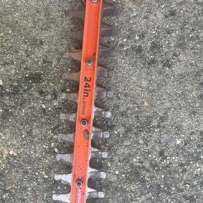 Black and Decker 24 inch hedge trimmer