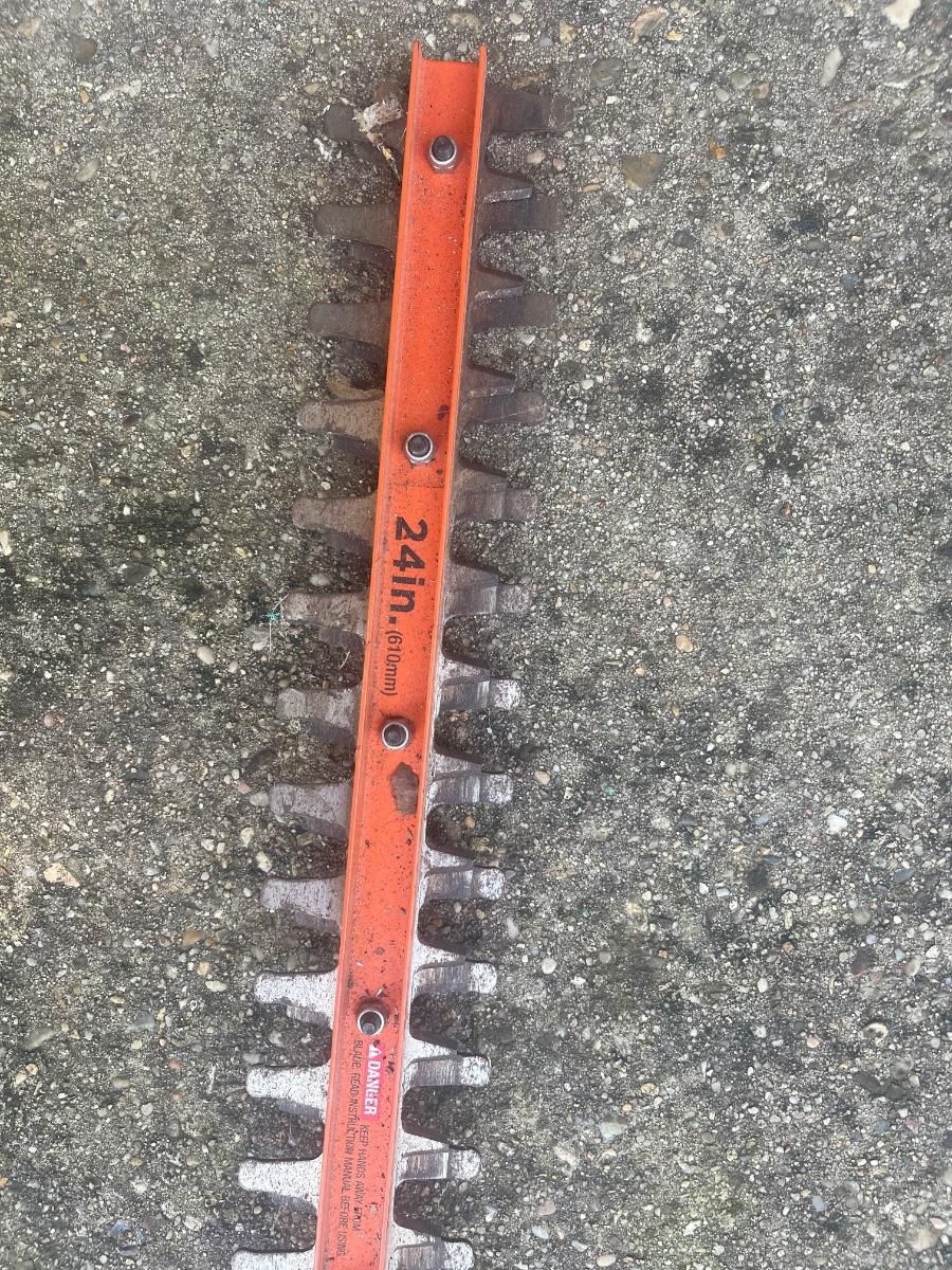 Black and Decker 24 inch hedge trimmer