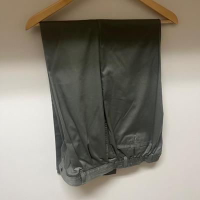 L.L. Bean, Club Cabana & More Men's Trousers & Shorts, Size 40/XL (PC1-MG)