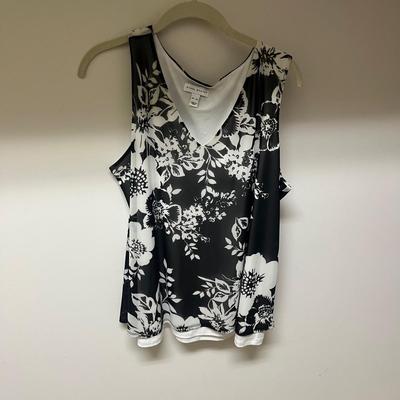 Neiman Marcus, Christian Dior, Chicos & More Ladies Tops & Jackets, Size L/XL (PC1-MG)