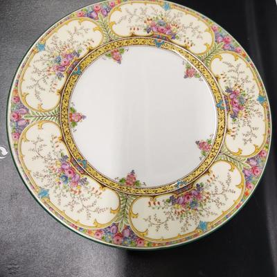 Wedgewood St Austell China (12 Dinner Plates and 1 Platter Plate)