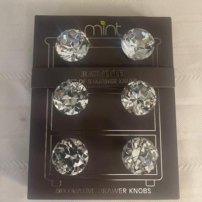6 brand new crystal knobs