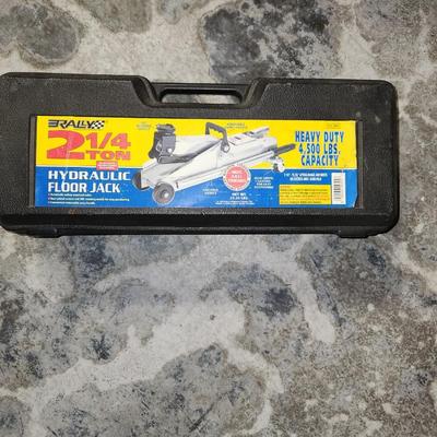 Hydraulic Floor Jack and tire gauge