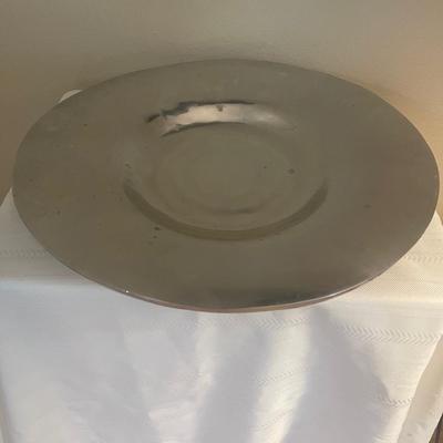 Beautiful large, heavy silver decorative tray/bowl. 17â€ x 17â€ round. Has felt tips on bottom  Hecho en Mexico