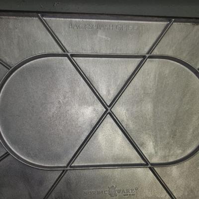 Nordic Ware Backsplash Griddle