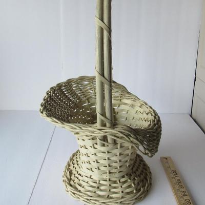 Lot 277:  Large Wicker Basket, Make A Huge Christmas Floral Display!`