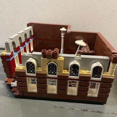 Lego Cafe Corner (3 levels)