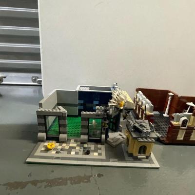 Lego Cafe Corner (3 levels)