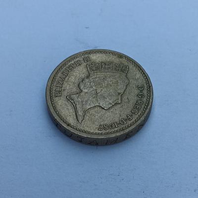 Elizabeth II D-G- REG F-D- 1987 One Pound Coin