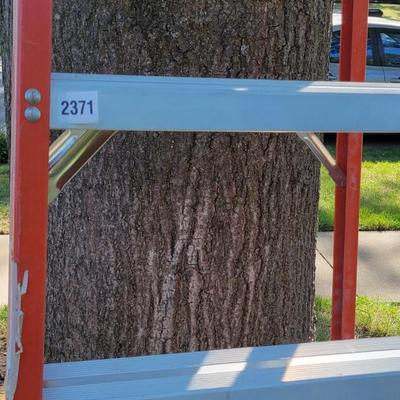 12' Fiberglass Step Ladder