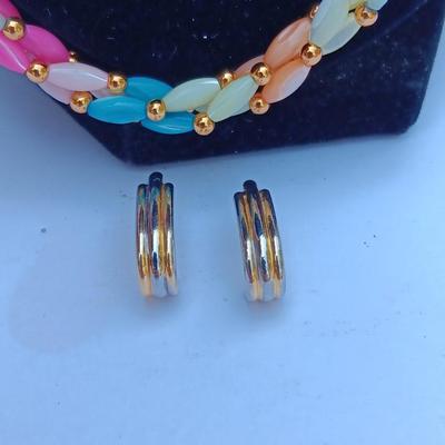 Vintage beautiful color beaded necklaces with a pair of earrings