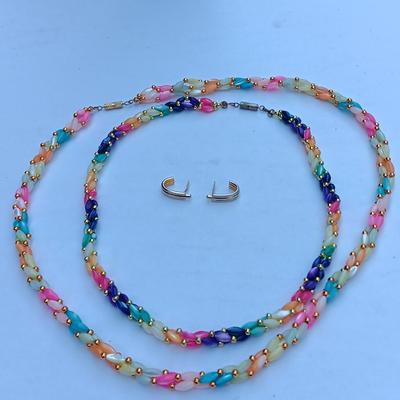 Vintage beautiful color beaded necklaces with a pair of earrings