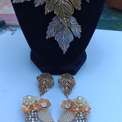 Giant CASTLECLIFF Signed LEAF BIB Antiqued Metal Collar Necklace & Earrings Set