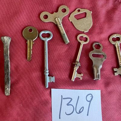 Vintage Keys of All Kinds