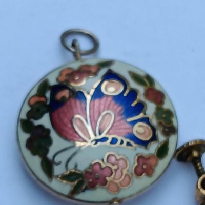 Beatiful vintage Jewelry pieces - pendants - pins - Hat pins