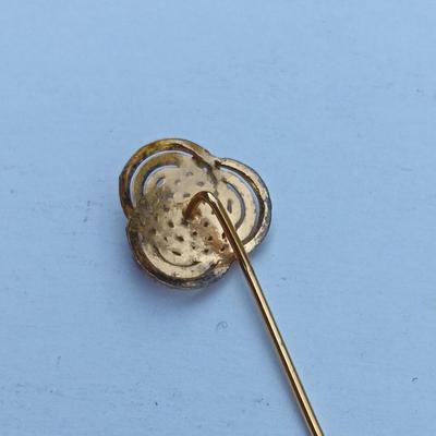 Beatiful vintage Jewelry pieces - pendants - pins - Hat pins