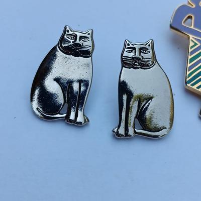Cats Laurel Burch signed Jewlery... ear rings and pin