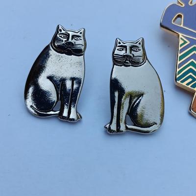 Cats Laurel Burch signed Jewlery... ear rings and pin