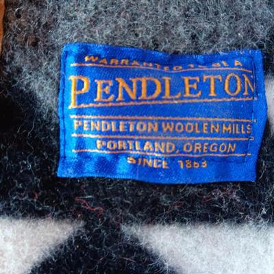 Pendleton reversible Wool Blanket " a celebration of life" American Indian / Alaskan native